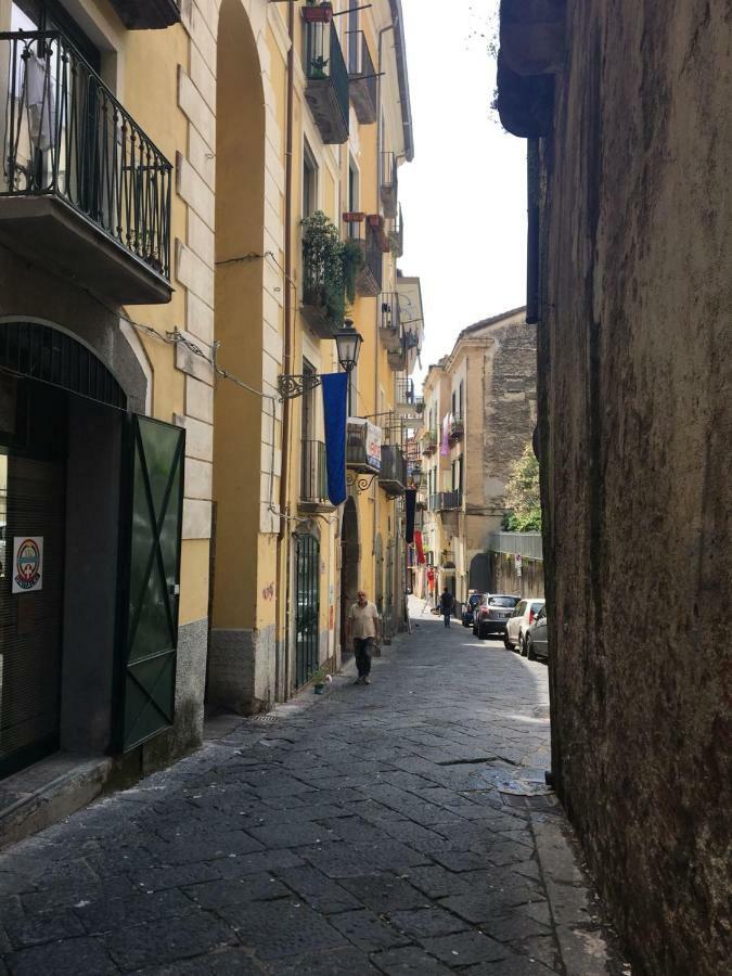 Casa Flo Con Terrazza E Ascensore Salerno Zewnętrze zdjęcie